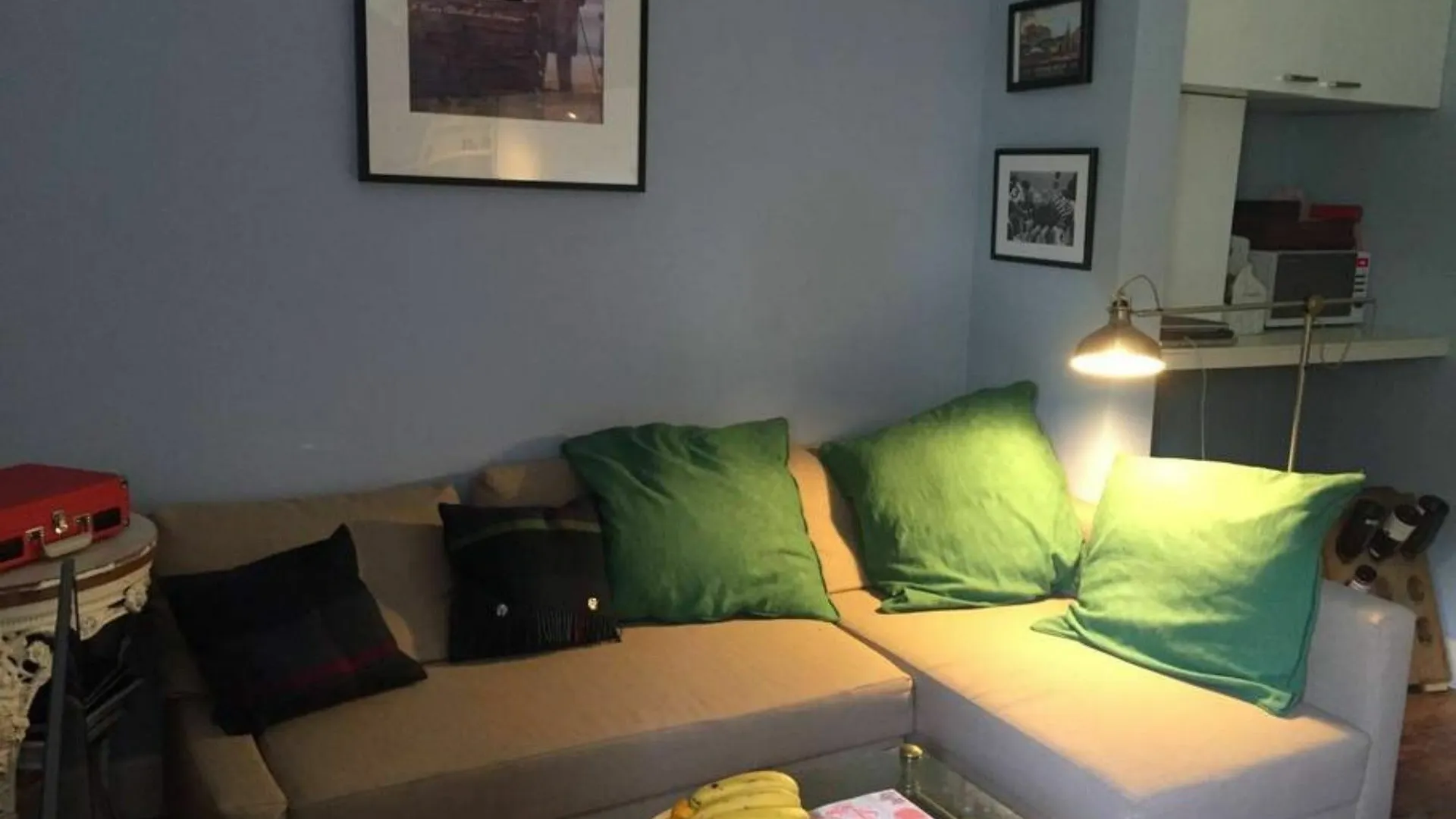 2 Bedroom Modern Apartment In Central Edinburgh